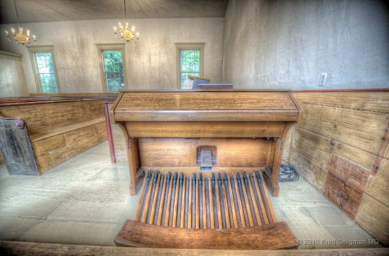 20100805_125328 Nikon D3 tone.jpg - Organ, Union Church, Naples